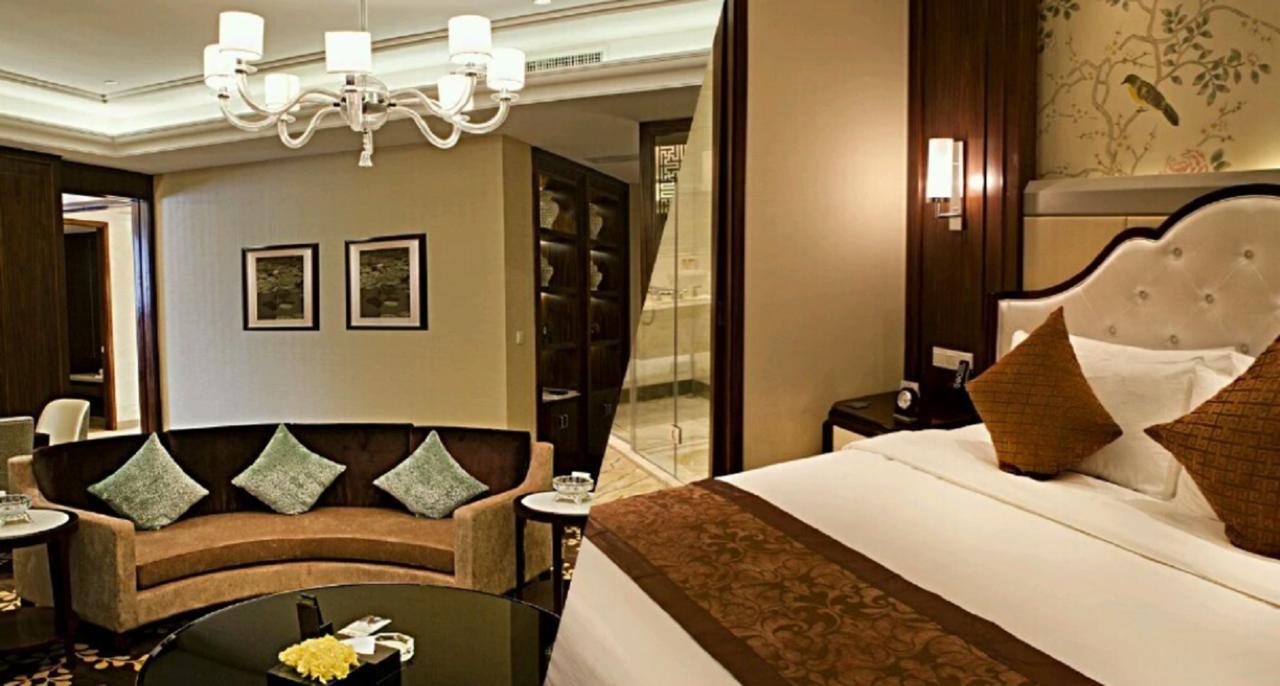 Ondine International Hotel Zhenjiang  Bagian luar foto