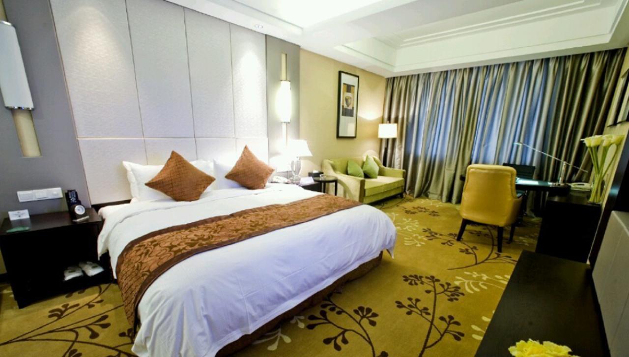 Ondine International Hotel Zhenjiang  Bagian luar foto